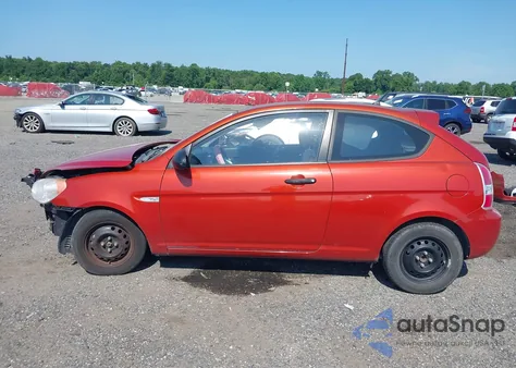 2008 Hyundai Accent Gs z USA, uszkodzony, nr VIN KMHCM36C38U070046